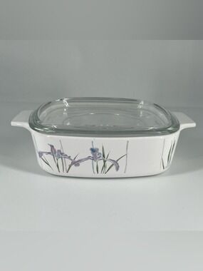 Corningware  Shadow Iris Pattern Casserole Dish Glass Lid